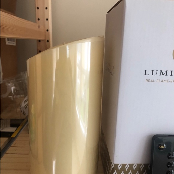 Luminara Flameless Electronic Candles set of 2- Ivory 7” with remote and timer - Picture 2 of 5